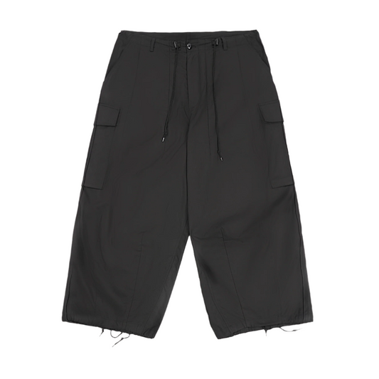 Loose-fit cotton twill cargo pants.