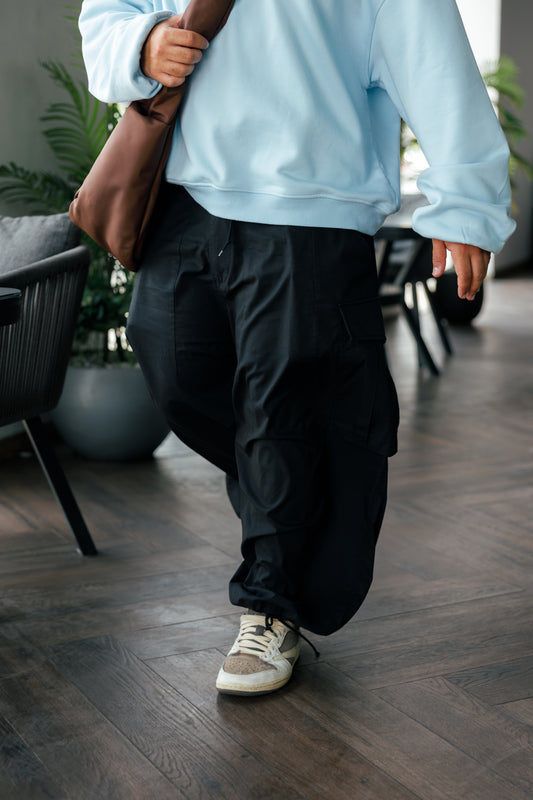 Loose-fit cotton twill cargo pants.